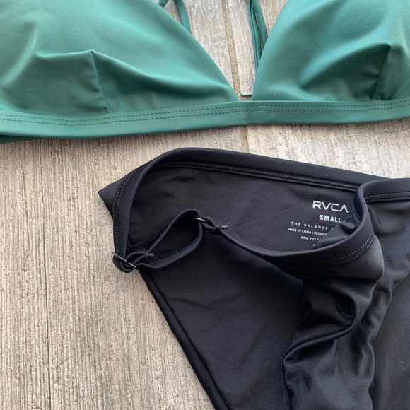 🔥🔥RVCA - CROSSBACK BIKINI SET🔥🔥 - Picture 3 of 4